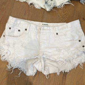 One teaspoon Bonita white short